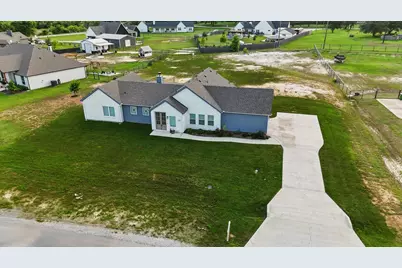 121 Bluegrass Trail, Springtown, TX 76082 - Photo 1