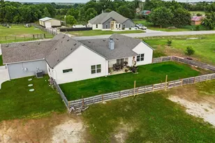 121 Bluegrass Trl, Springtown, TX 76082 - Photo 38