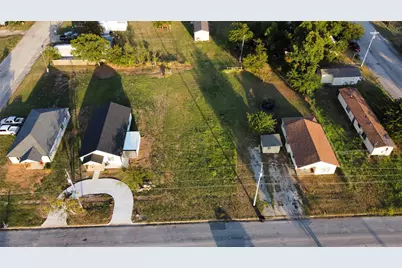 305 Ussery Street, Bowie, TX 76230 - Photo 2