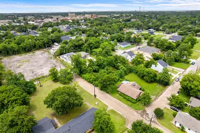 2204 Polk Street, Greenville, TX 75401 - Photo 8