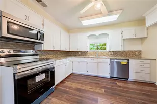 522 E Kempner St, Mabank, TX 75147 - Photo 6