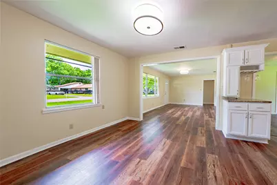 522 E Kempner Street, Mabank, TX 75147 - Photo 2