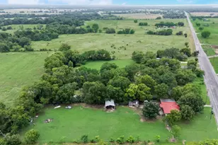 571 S 1st St, Point, TX 75472 - Photo 22