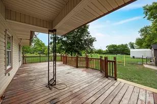 571 S 1st St, Point, TX 75472 - Photo 14