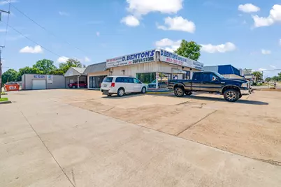 1626 Lamar Avenue, Paris, TX 75460 - Photo 2