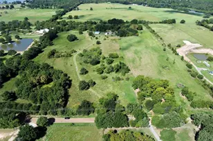 525 Peach Tree Rd, Mabank, TX 75156 - Photo 2