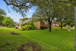 907 Green Terrace Ln, Duncanville, TX 75137 - Photo 8