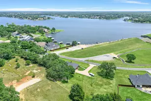 117 Kiowa Dr S, Lake Kiowa, TX 76240 - Photo 2