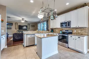 1328 Castlegar Ln, Fort Worth, TX 76247 - Photo 10