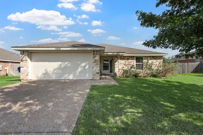 2004 Sabine, Waco, TX 76708 - Photo 1