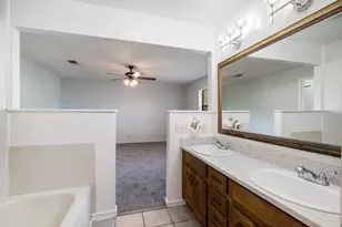 1050 35th St NE, Paris, TX 75462 - Photo 12