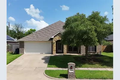 707 Oakmont Drive, Ennis, TX 75119 - Photo 1