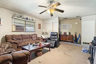 2336 Moneda St, Haltom City, TX 76117 - Photo 8