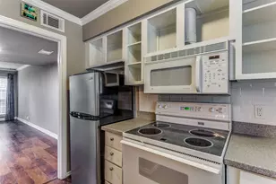 927 Roaring Springs Rd, Fort Worth, TX 76114 - Photo 6