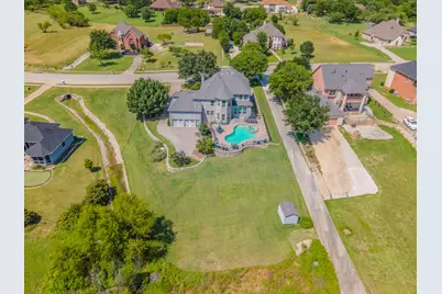 844 Bentwater Parkway, Grand Prairie, TX 75104 - Photo 1