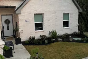 2612 Houston Ct, Granbury, TX 76048 - Photo 2