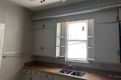 701 S Clements Street, Gainesville, TX 76240 - Photo 10