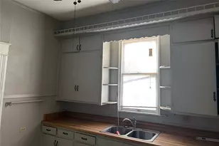 701 S Clements St, Gainesville, TX 76240 - Photo 10