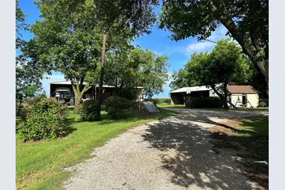 604 Harrel Avenue, Bynum, TX 76631 - Photo 4