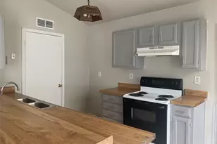 2425 Limestone Dr, Arlington, TX 76014 - Photo 4