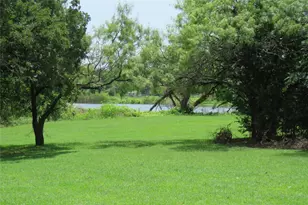 306 Country Club Dr, Joshua, TX 76058 - Photo 4