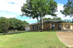 306 Country Club Dr, Joshua, TX 76058 - Photo 6
