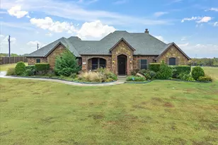 106 Lajitas Dr, Decatur, TX 76234 - Photo 2