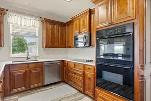 2030 Hills Court, Stephenville, TX 76401 - Photo 16