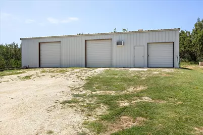 2030 Hills Court, Stephenville, TX 76401 - Photo 34