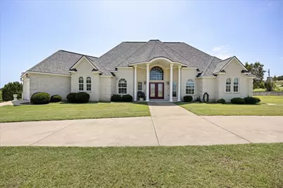 2030 Hills Court, Stephenville, TX 76401 - Photo 2
