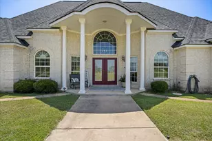 2030 Hills Court, Stephenville, TX 76401 - Photo 4