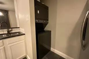 2331 N Davis Dr, Arlington, TX 76012 - Photo 20