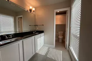 2331 N Davis Dr, Arlington, TX 76012 - Photo 16