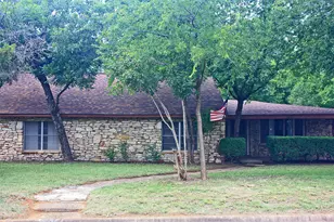 305 Bryan St, Glen Rose, TX 76043 - Photo 6