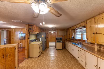 305 Bryan Street, Glen Rose, TX 76043 - Photo 12