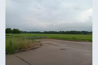 1400 W Wintergreen Road, Lancaster, TX 75134 - Photo 2