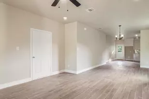 1510 N Wilhite St, Cleburne, TX 76031 - Photo 8