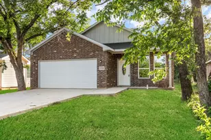 1510 N Wilhite St, Cleburne, TX 76031 - Photo 2