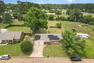 109 Carroll Dr, Athens, TX 75752 - Photo 2