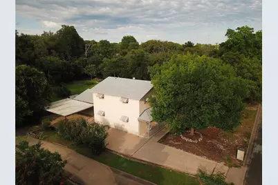 7033 Edmond Avenue, Waco, TX 76710 - Photo 4