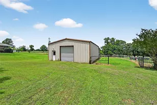 929 County Line Church Rd, Whitesboro, TX 76273 - Photo 24