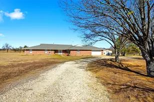 929 County Line Church Rd, Whitesboro, TX 76273 - Photo 4