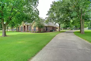 613 W Aurora Vista Trail, Aurora, TX 76078 - Photo 4