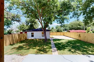 226 SW 4th St, Grand Prairie, TX 75051 - Photo 32