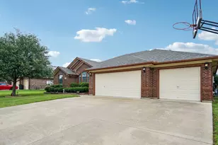 613 W Sheila Cir, Joshua, TX 76058 - Photo 2