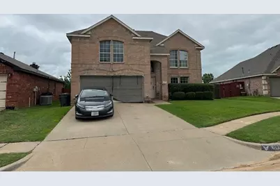 613 Prairie Gulch Drive, Fort Worth, TX 76140 - Photo 1