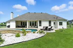 363 Red Bird Dr, Springtown, TX 76082 - Photo 2