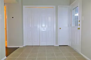 1131 Dallas Dr, Denton, TX 76205 - Photo 8