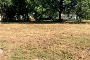 812 W 7th St, Bonham, TX 75418 - Photo 16