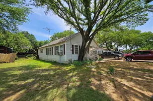127 Morgan St, Pilot Point, TX 76258 - Photo 4